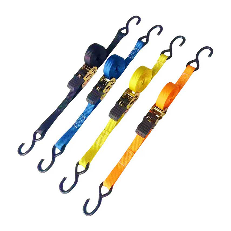 1'' X 15' Multicolor Thumb Handle Ratchet Strap na May Vinyl-Coated S Hooks